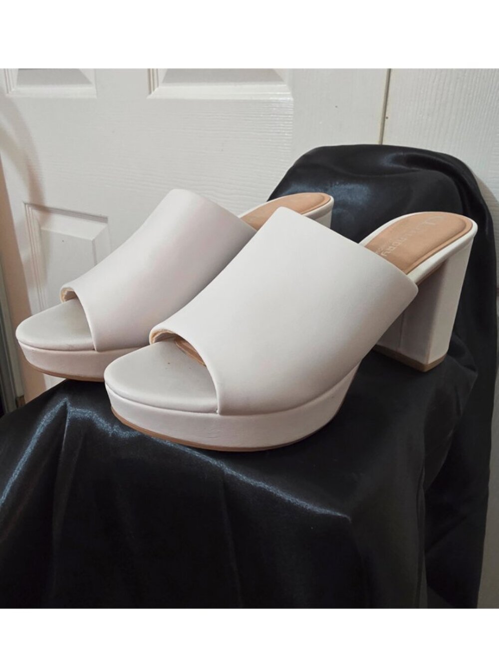 Chinese Laundry Sandals